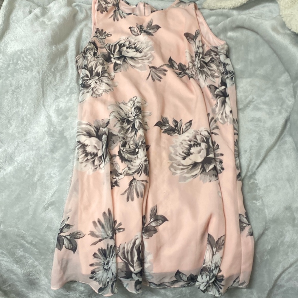 Sleeveless dress